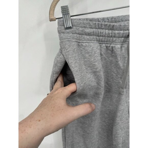 Gymshark Crest Jogger Men Medium Grey Athleisure Workout Athletic Loungewear - Picture 10 of 13